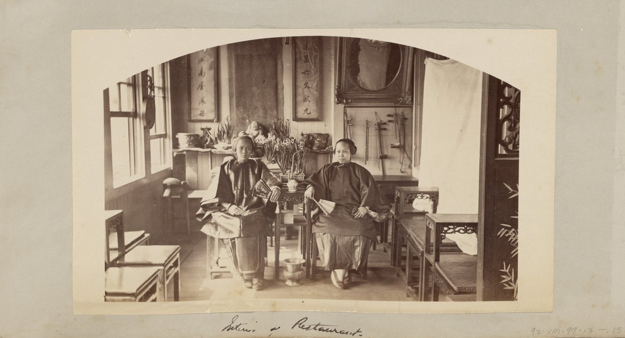 Interiér restaurace [Chinatown, San Francisco] od Carleton Watkins