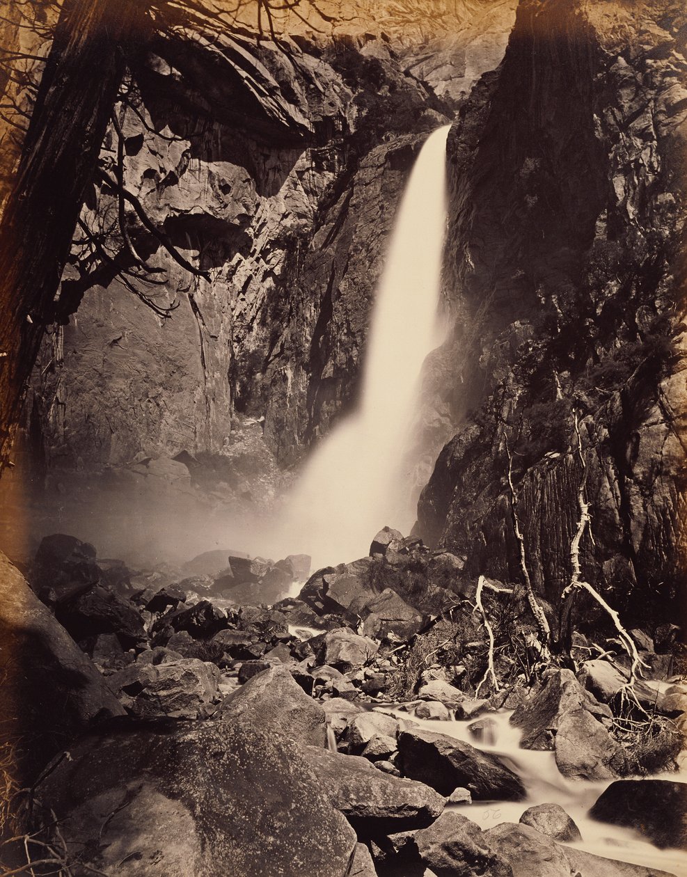 [Dolní vodopád Yosemite, 418 stop] od Carleton Watkins