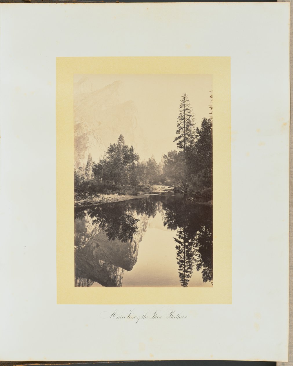 Zrcadlový pohled tří bratrů od Carleton Watkins