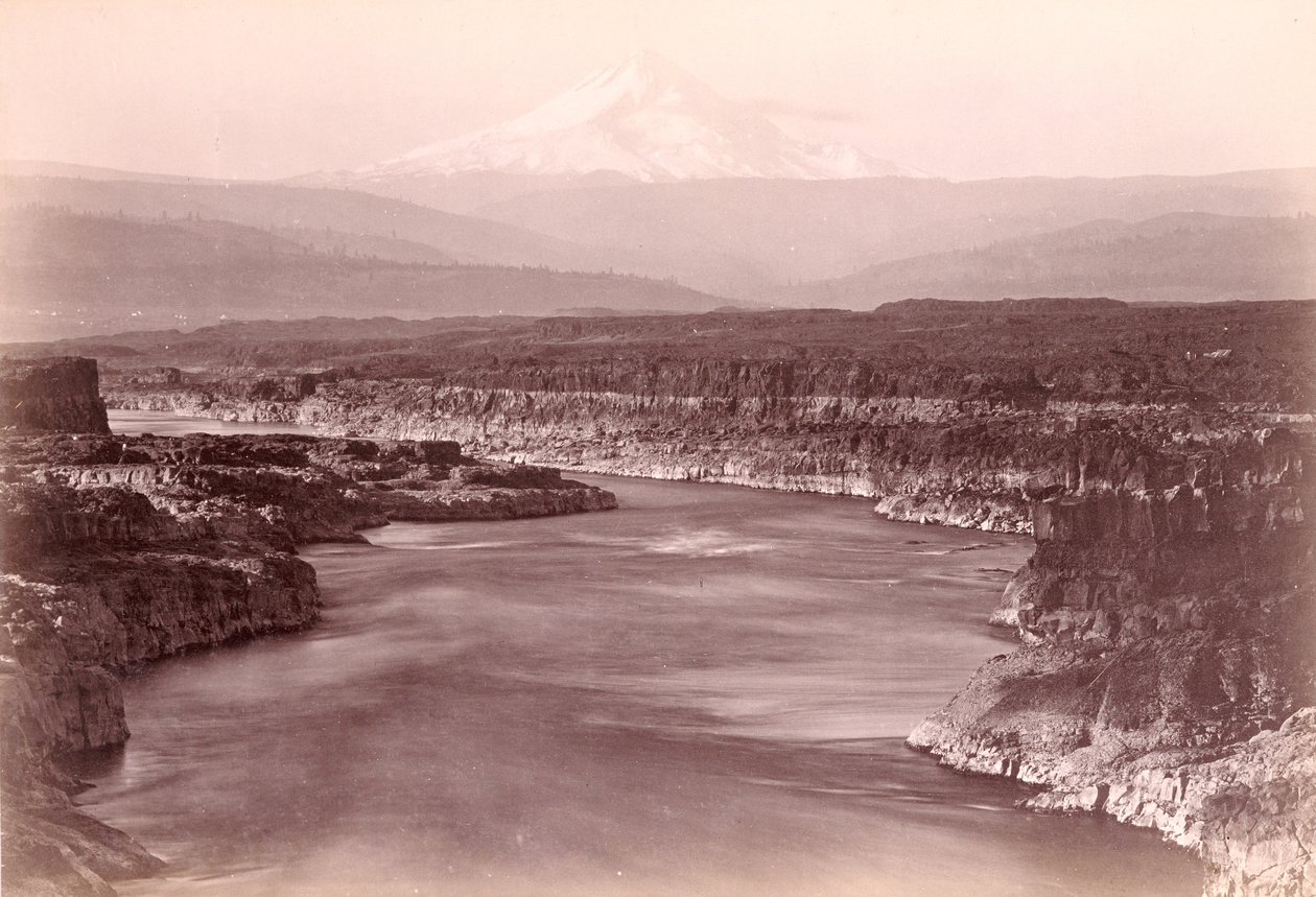 [Mount Hood z The Dalles v Oregonu] od Carleton Watkins