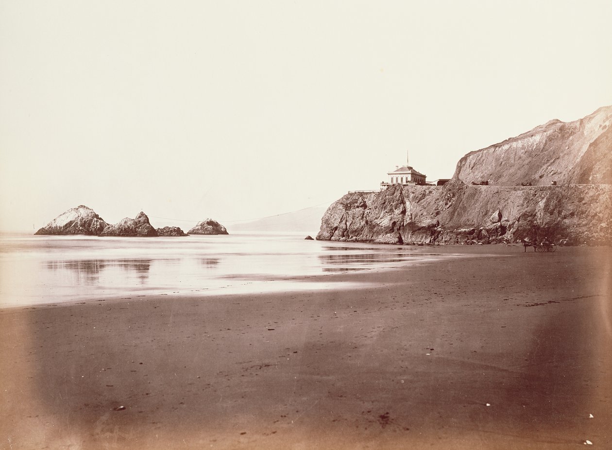 [Útesový dům z pláže] od Carleton Watkins