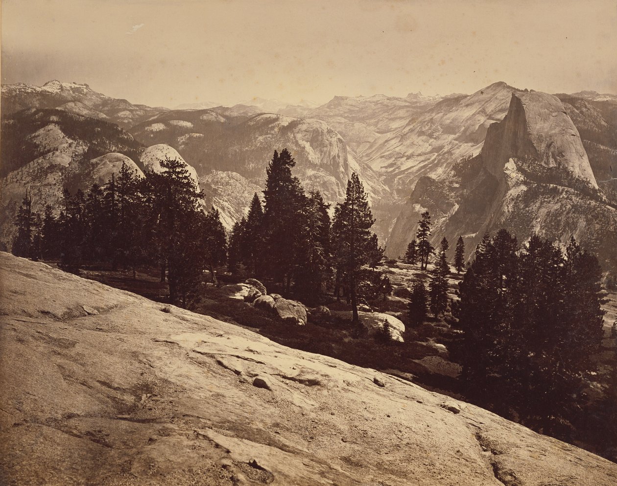 Kupole ze Sentinel Dome od Carleton Watkins