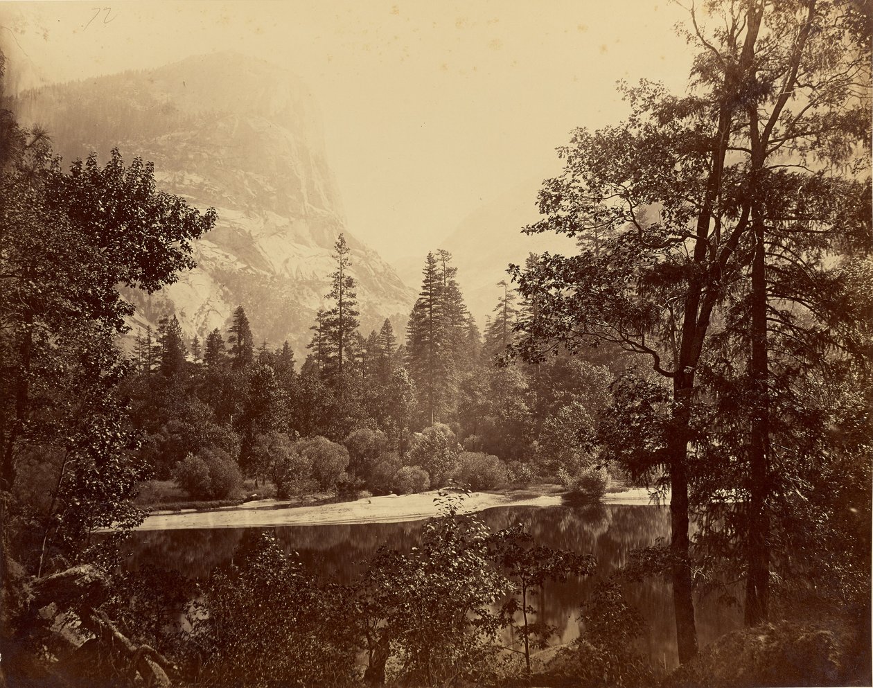 [„Jezero“ - Yosemitské údolí] / [Břeh jezera] / [Jezero Ah-Wi-Yah, Yosemite] / [Mirror Lake a hora Watkins, Yosemite] od Carleton Watkins