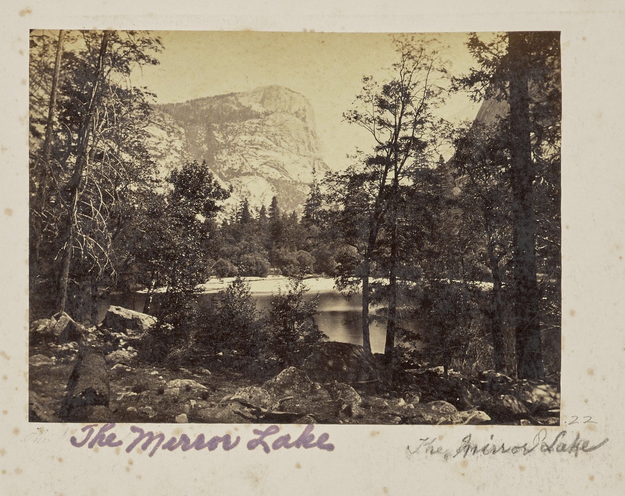Jezero, Yosemitské údolí, okres Mariposa, Kalifornie. (č. 1028) od Carleton Watkins