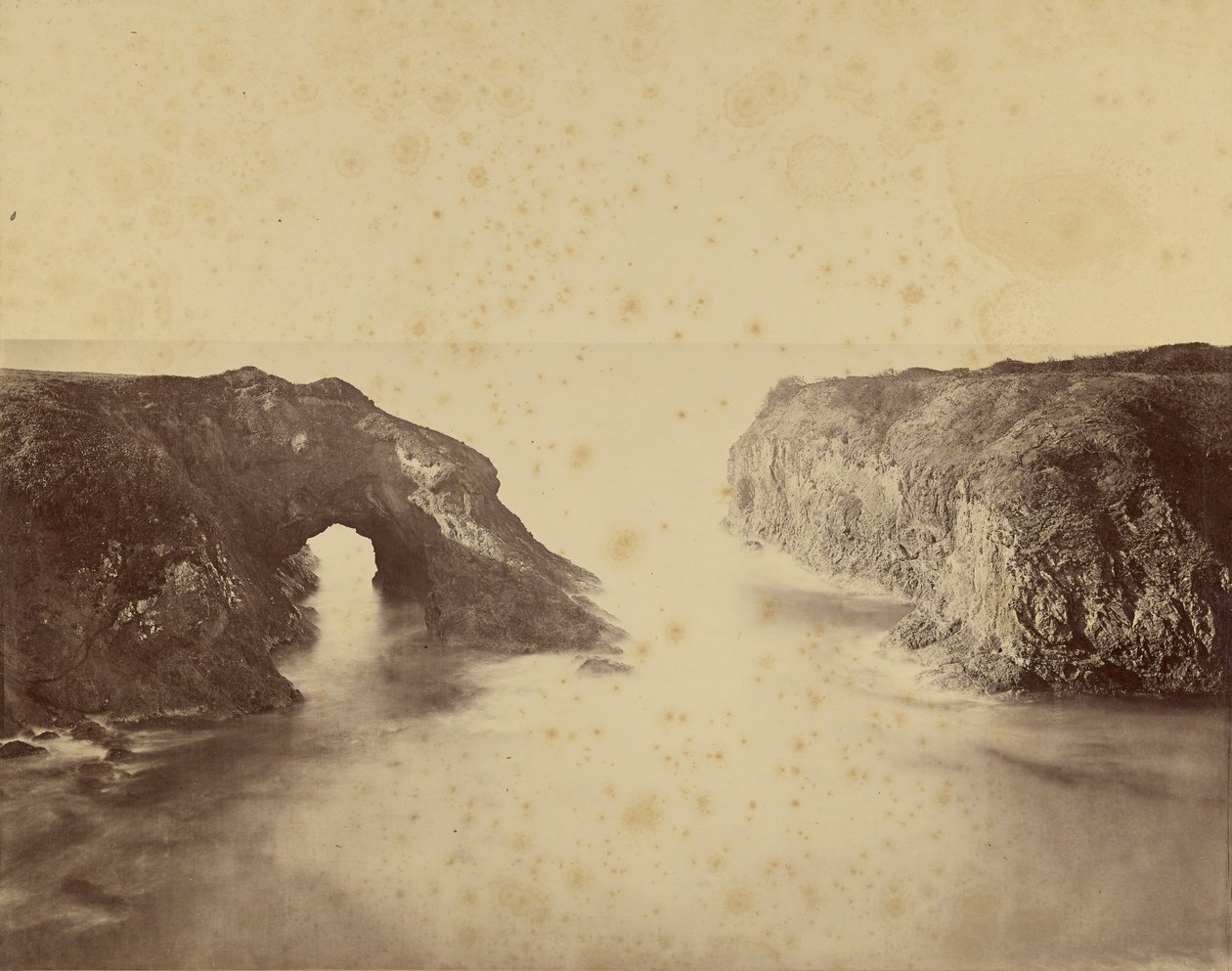 [Pohled na tichomořské pobřeží, Mendocino] od Carleton Watkins