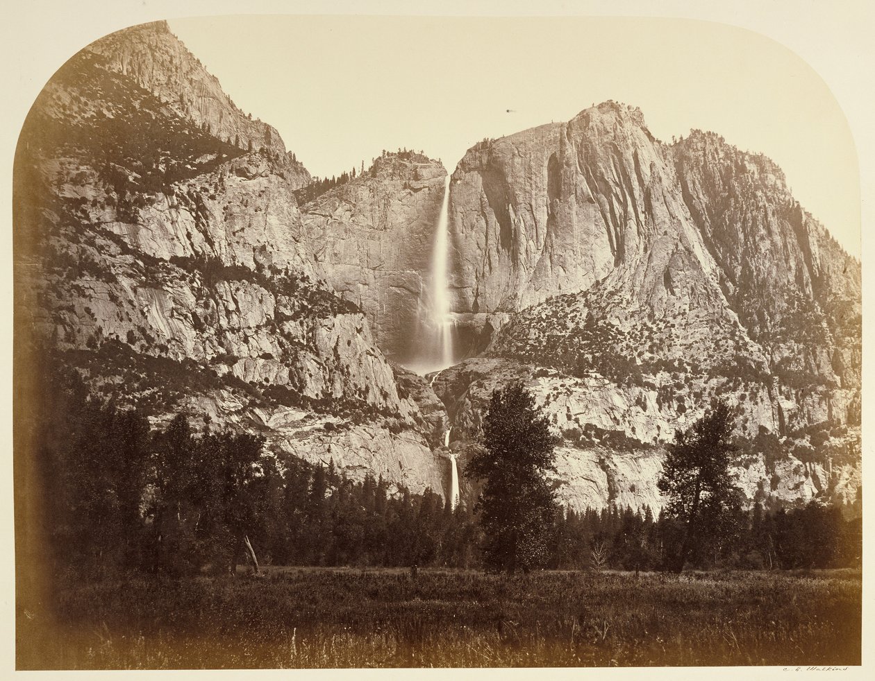 Yosemitské vodopády (pohled zepředu), 2477 stop. od Carleton Watkins