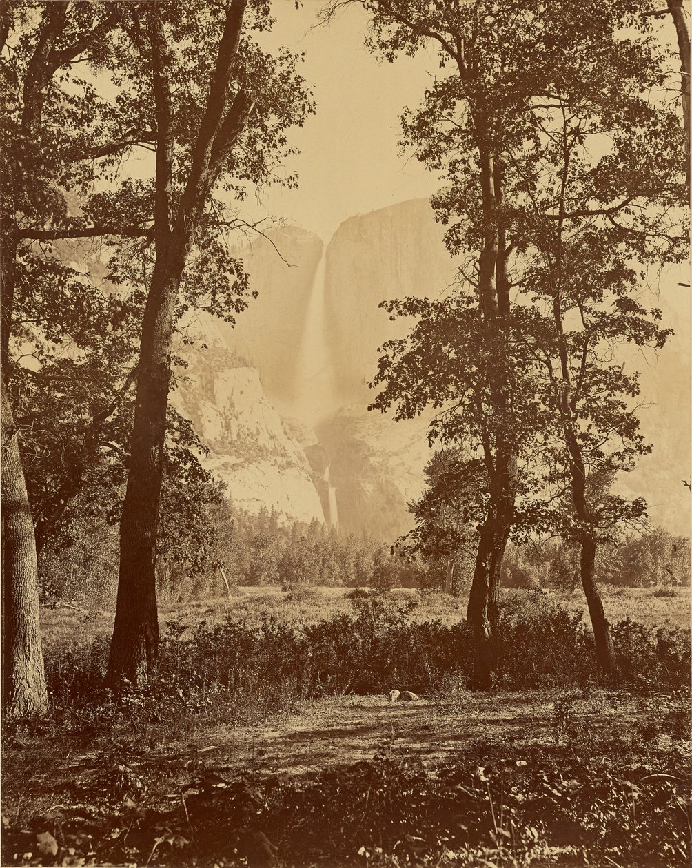 [Yosemitské vodopády zdola] od Carleton Watkins