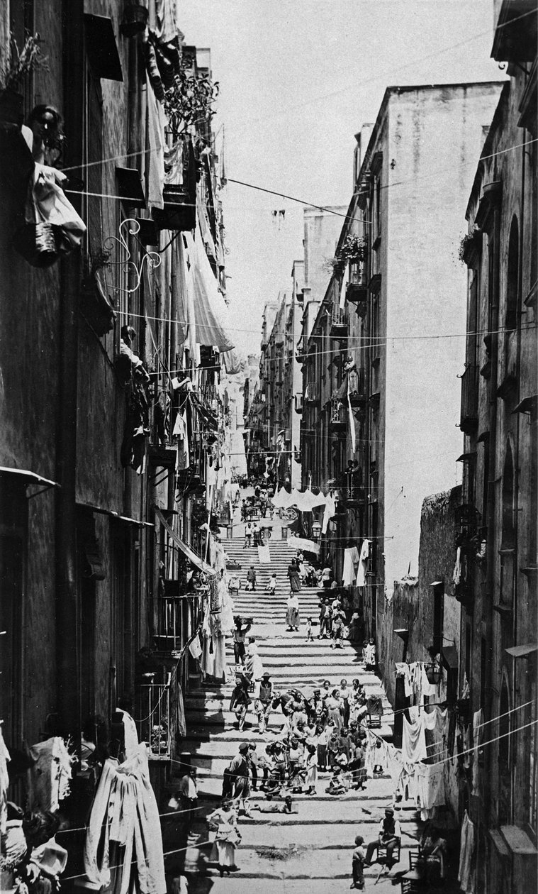Vicolo del Pallonetto, začátek 1900 (černobílá fotografie) od Carlo Brogi