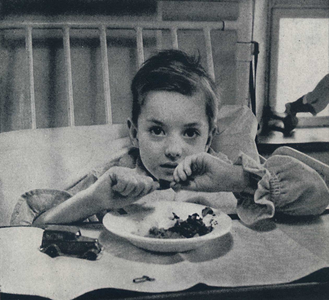 Malé dítě, které lehce dýchá a cítí svůj život v každé končetině, co by mělo vědět od Cecil Beaton