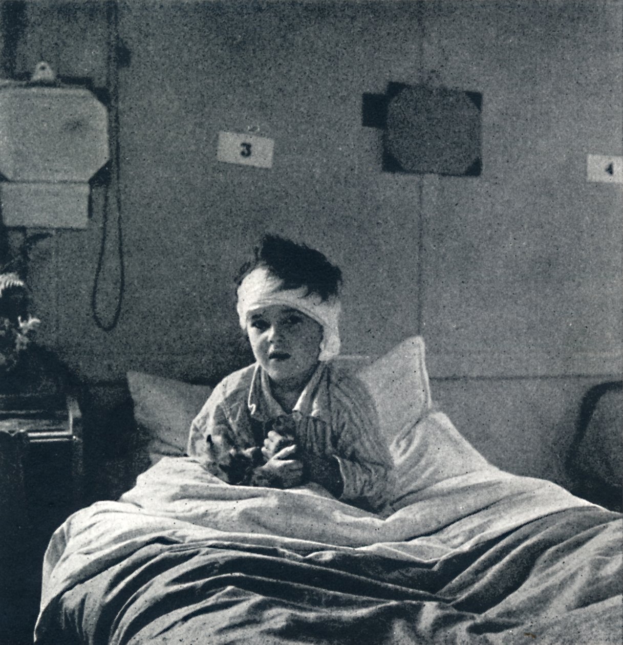 Malé dítě, které lehce dýchá a cítí svůj život v každé končetině, co by mělo vědět od Cecil Beaton