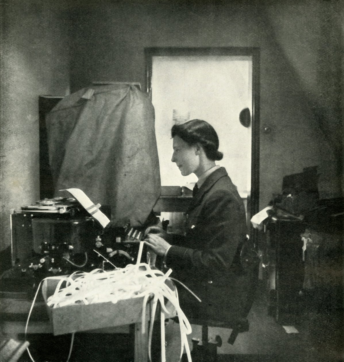 Kódový a šifrový důstojník, c1943. od Cecil Beaton