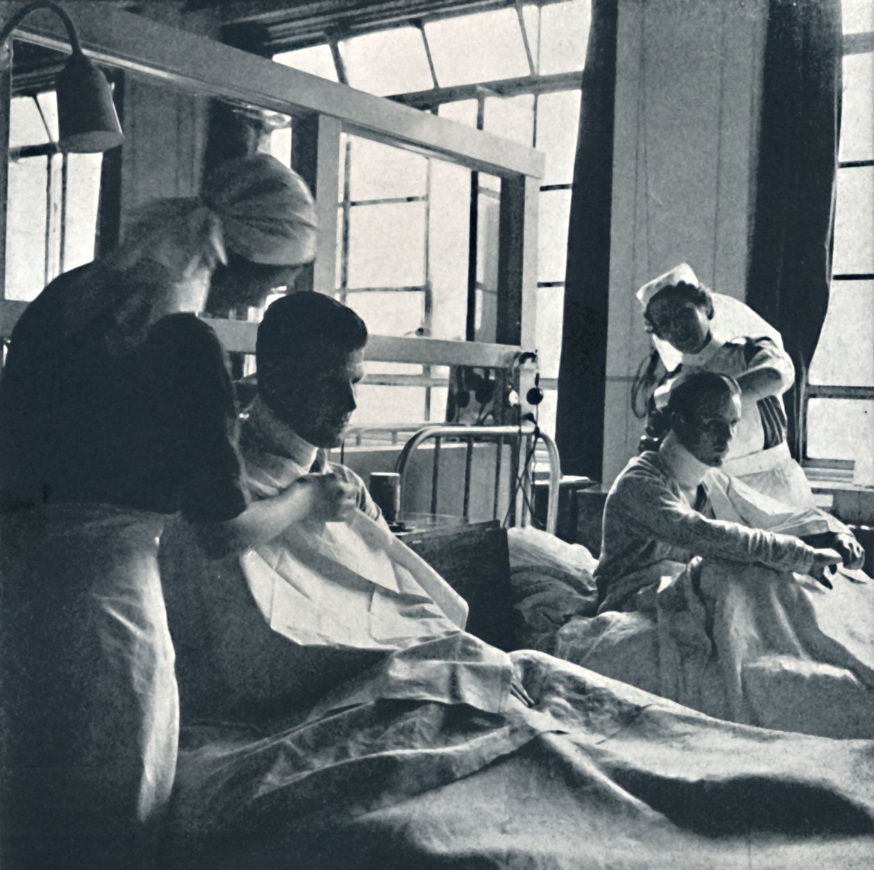 První oběti, 1941 od Cecil Beaton