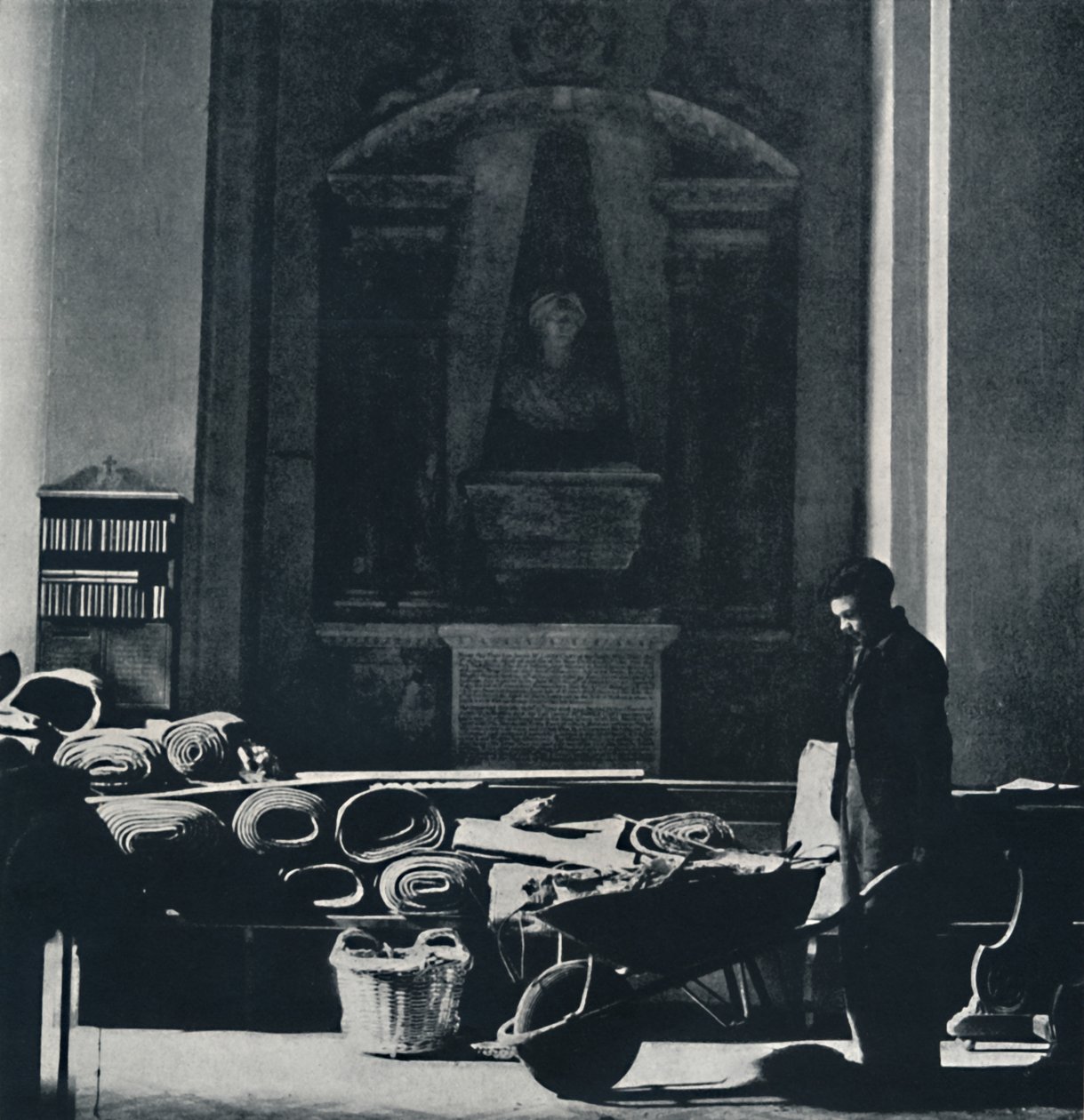 St. Mary-le-Bow po prvním blesku. Nyní je zničen, 1941 od Cecil Beaton
