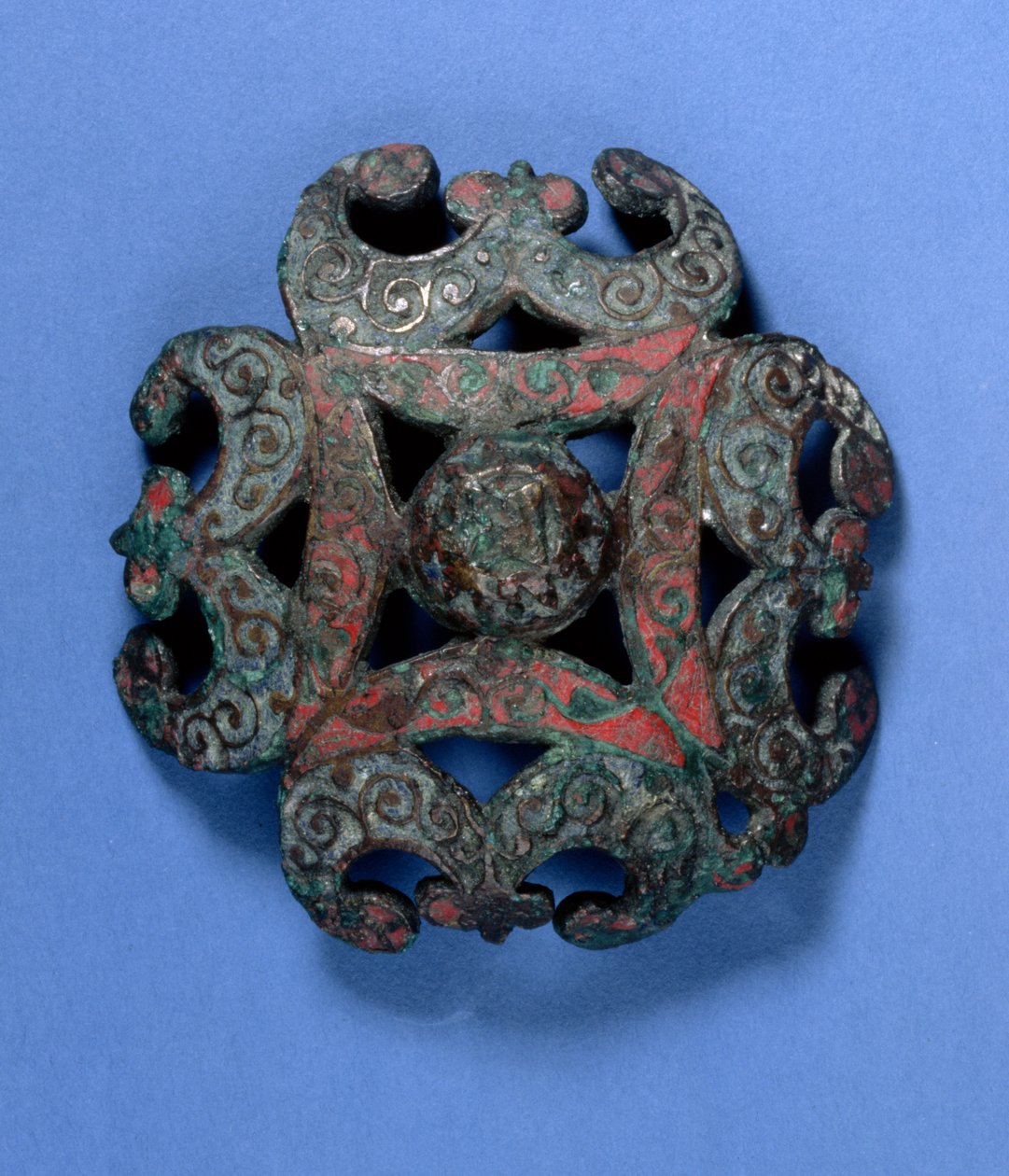 Mount s ozdobou champleve, cca 2. století našeho letopočtu (slitina mědi a smalt) od Celtic