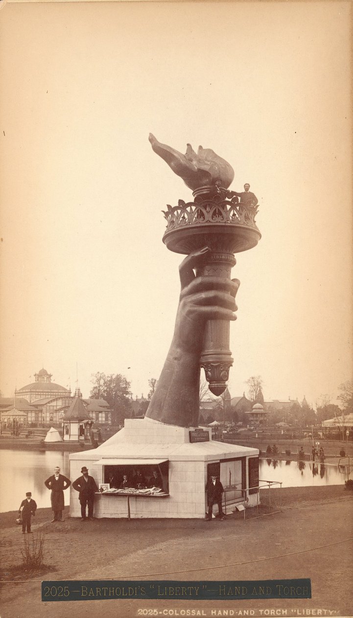 Bartholdiho „Svoboda“ – ruka a pochodeň, výstava stého výročí, Philadelphia od Centennial Photographic Co.