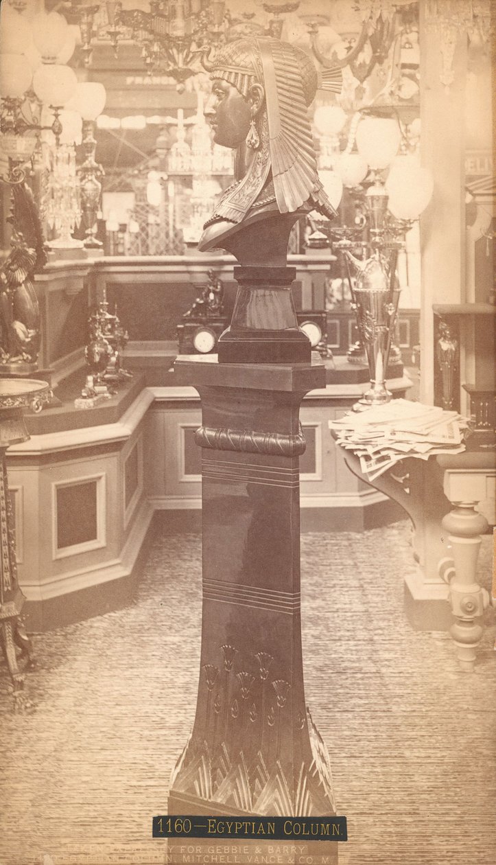 Egyptský sloup, Mitchell, Vance & Co., hlavní budova, výstava Centennial, Philadelphia od Centennial Photographic Co.