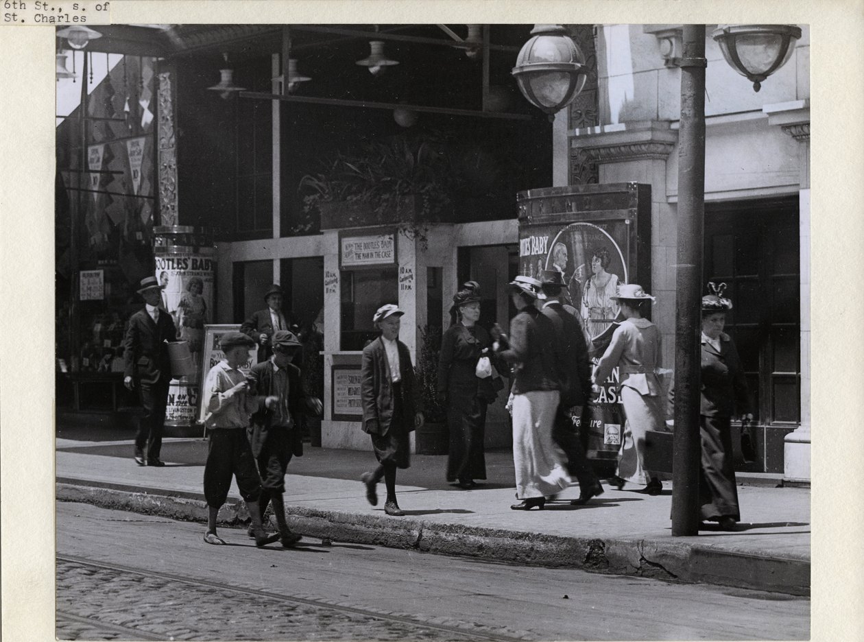 Pokladna kina Strand Motion Picture Theatre na ulici 419 North 6th Street od Charles Clement Holt