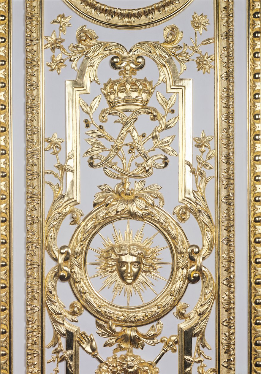 Detail obložení znázorňující korunu a monogram Ludvíka XIV. 1638-1715 a slunce, ze Salon de Venus, 1668 zlacené dřevo viz také 162152 od Charles Le Brun