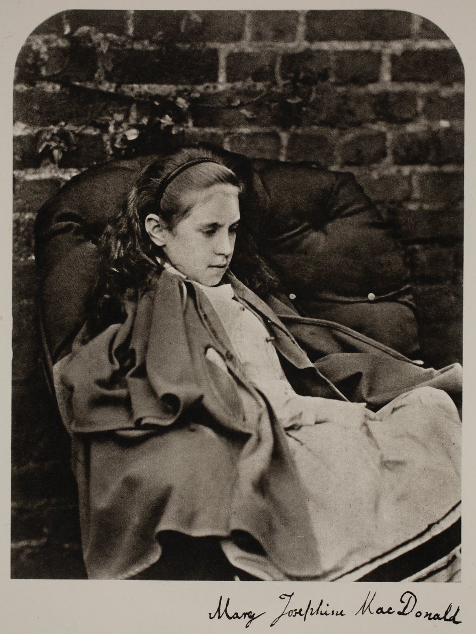 Mary MacDonaldová, 10. října 1863 (sépiová fotografie) od Charles Lutwidge Dodgson