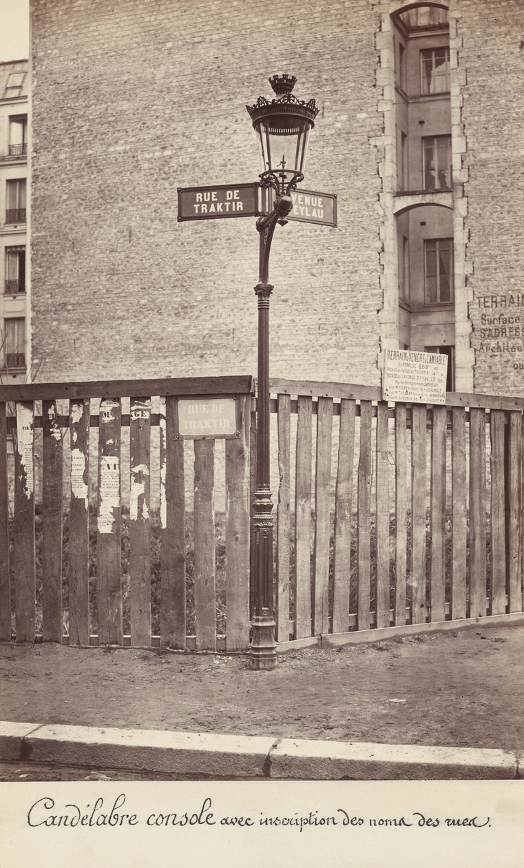 (Svícen konzoly s nápisem názvů ulic) od Charles Marville
