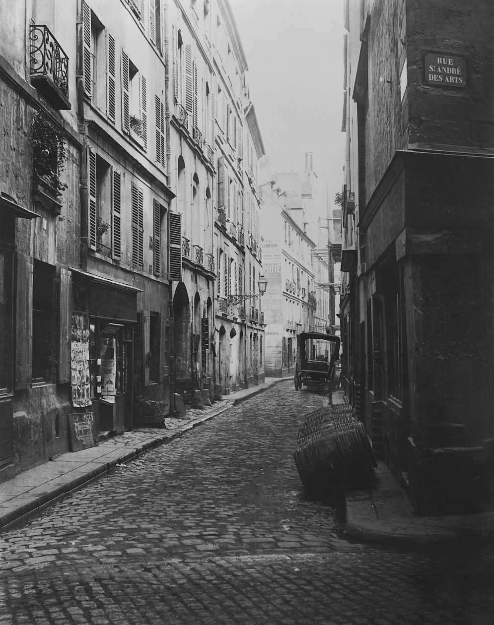 Rue Git-le-Coeur (od Rue Saint-Andre-des-Arts), Paříž, 1858-78 od Charles Marville