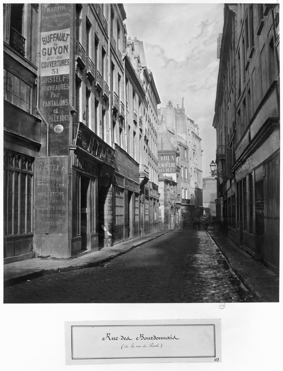Rue des Bourdonnais (z rue de Rivoli) Paříž 1858-78 od Charles Marville