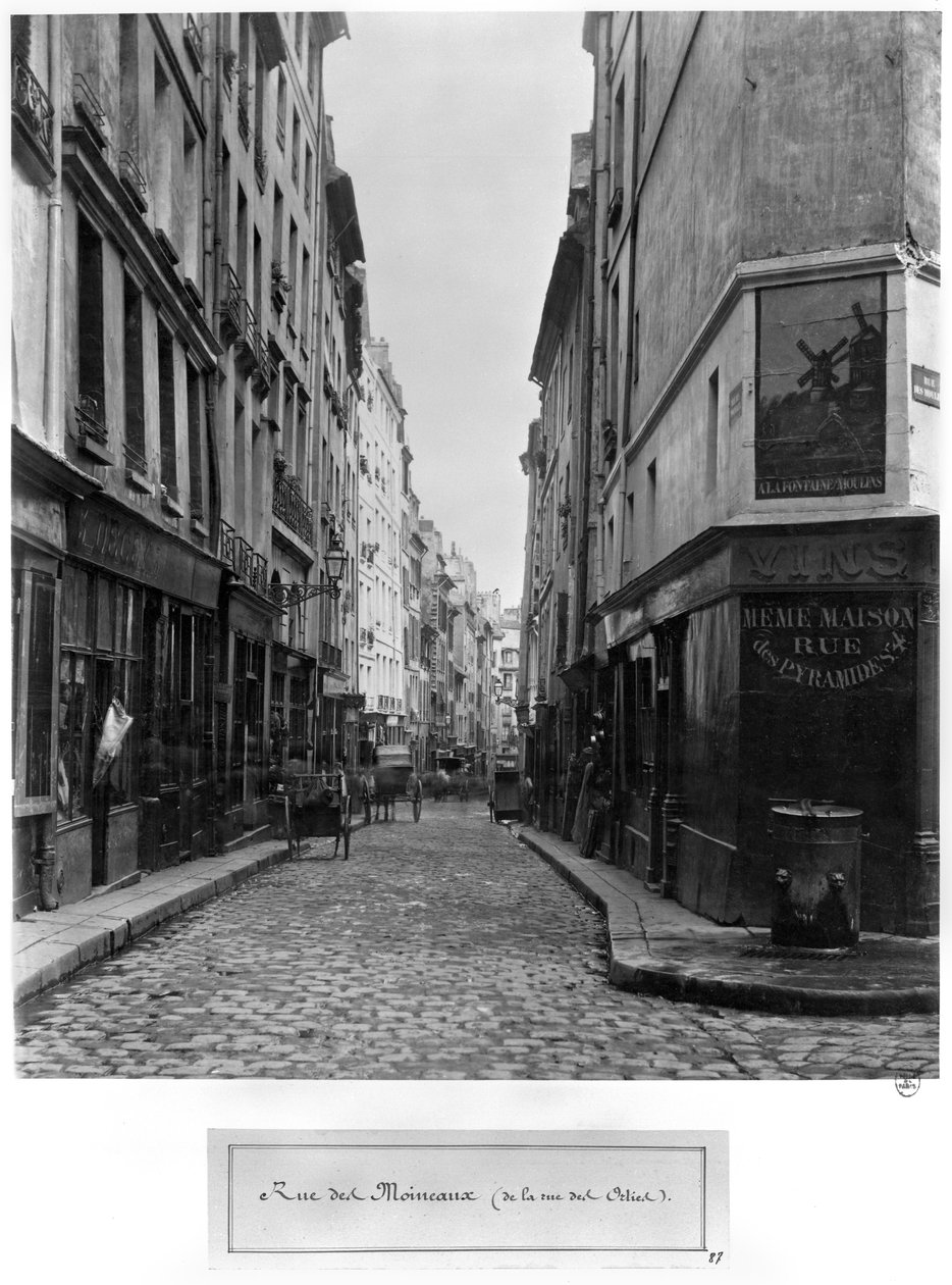 Rue des Moineaux, od Rue des Orties, Paříž, 1858-78 od Charles Marville