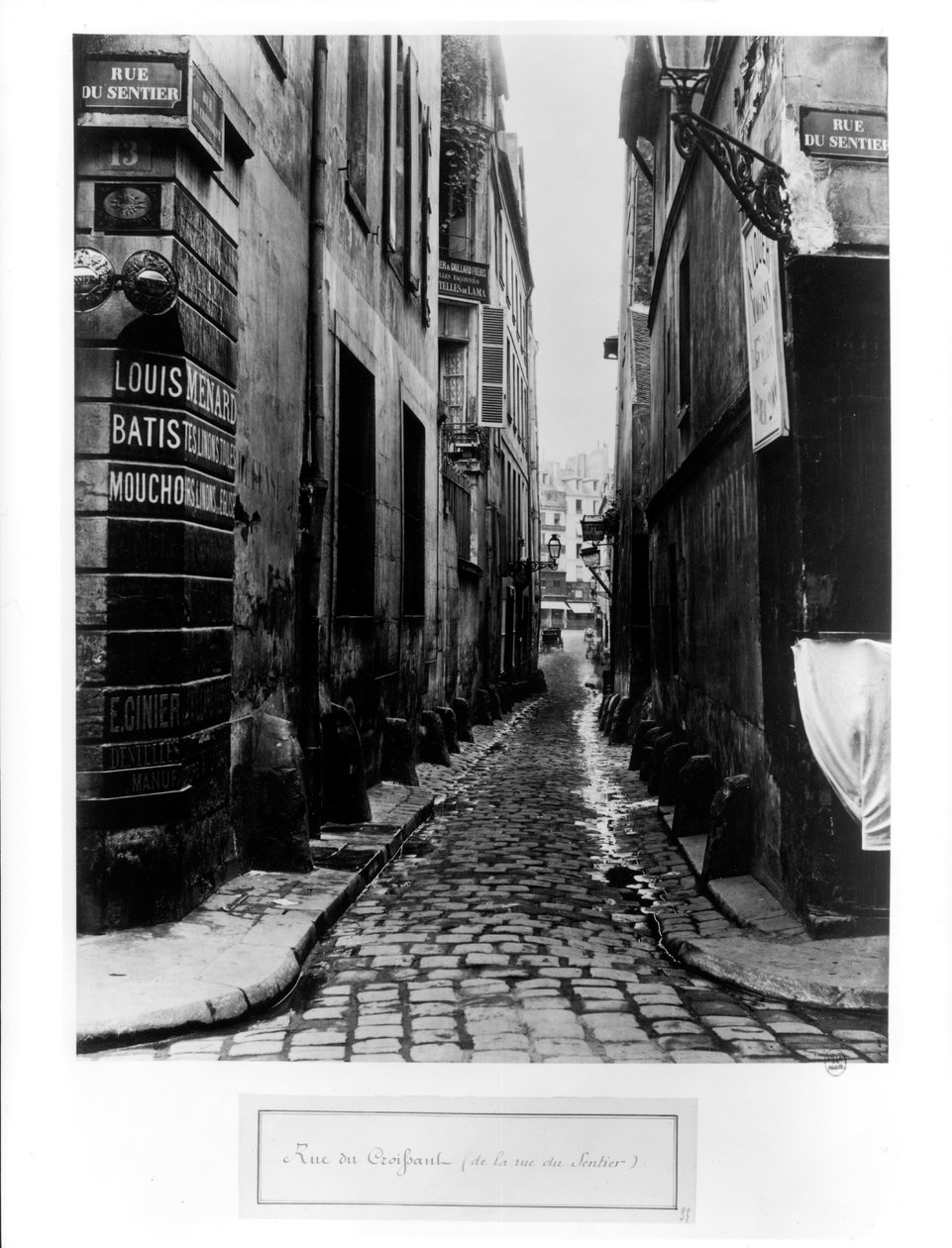 Rue du Croissant, z Rue du Sentier, Paříž, 1858-78 od Charles Marville