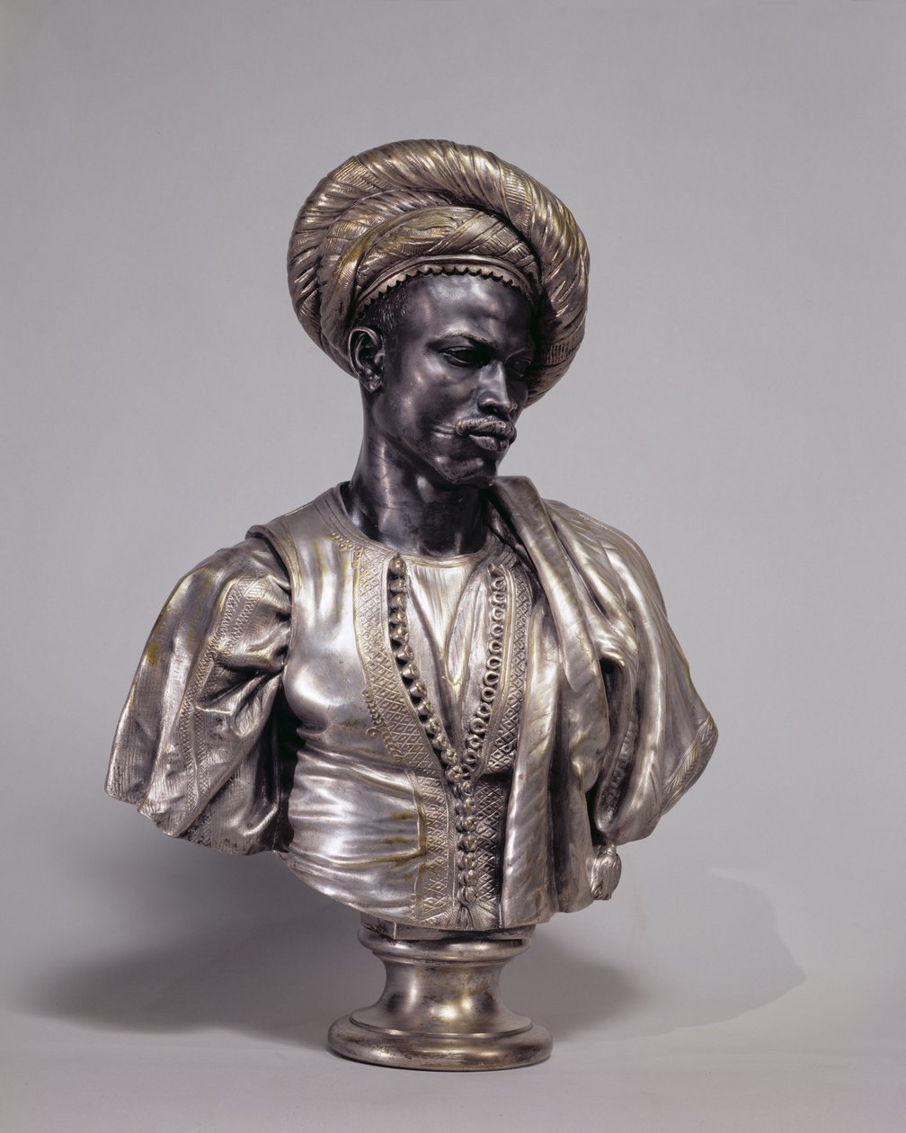 Súdánec v alžírském kostýmu (stříbrný bronz) od Charles Henri Joseph Cordier
