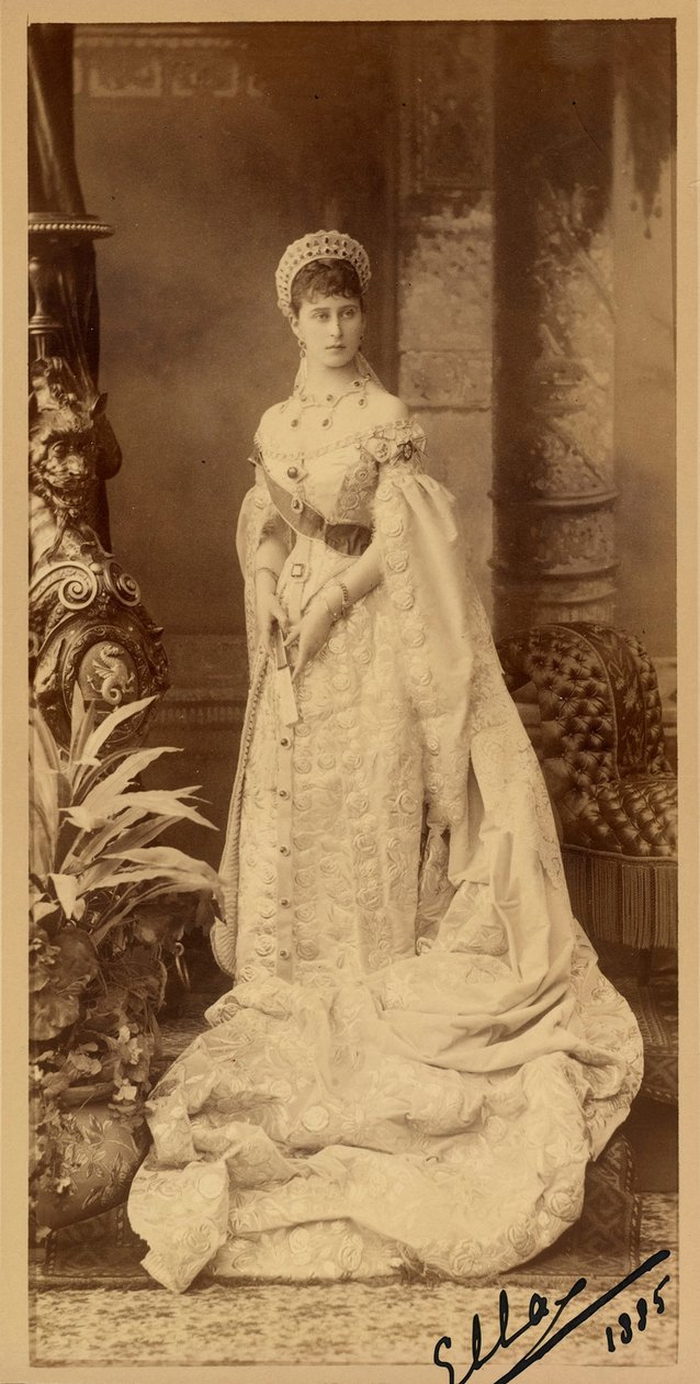 Elisabeth Fiodorovna de Russie (Elisabeth de Hesse Darmstadt) (1864-1918) - Portrét velkovévodkyně Elizavety Fjodorovny (1864-1918), princezny Alžběty Hesenské a u Rýna, od Bergamaska, Charlese (Karla) (1830-1896). Stříbrná želatinová fotografie od Charles Bergamasco