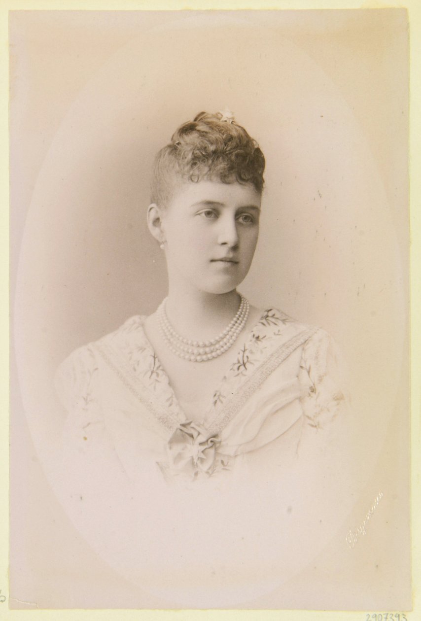 Alexandra de Grece, grande duchesse de Russie - Portrét velkovévodkyně Alexandry Georgievna Ruska (1870-1891), Bergamasco, Charles (Karl) (1830-1896). Foto albuminu od Charles Bergamasco