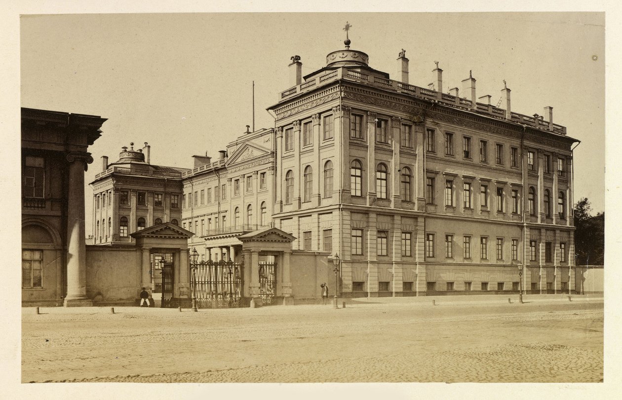 Aničkov palác v Petrohradě, Bergamasco, Charles (Karl) (1830-1896). Foto albuminu od Charles Bergamasco