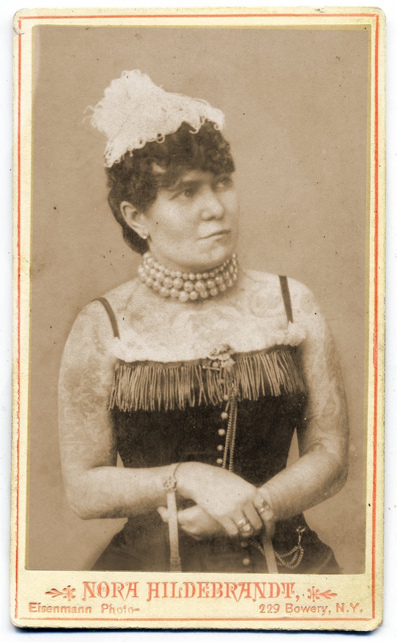 Portrét Nory Hilderbrandt, kolem roku 1893 (foto kabinetu) od Charles Eisenmann