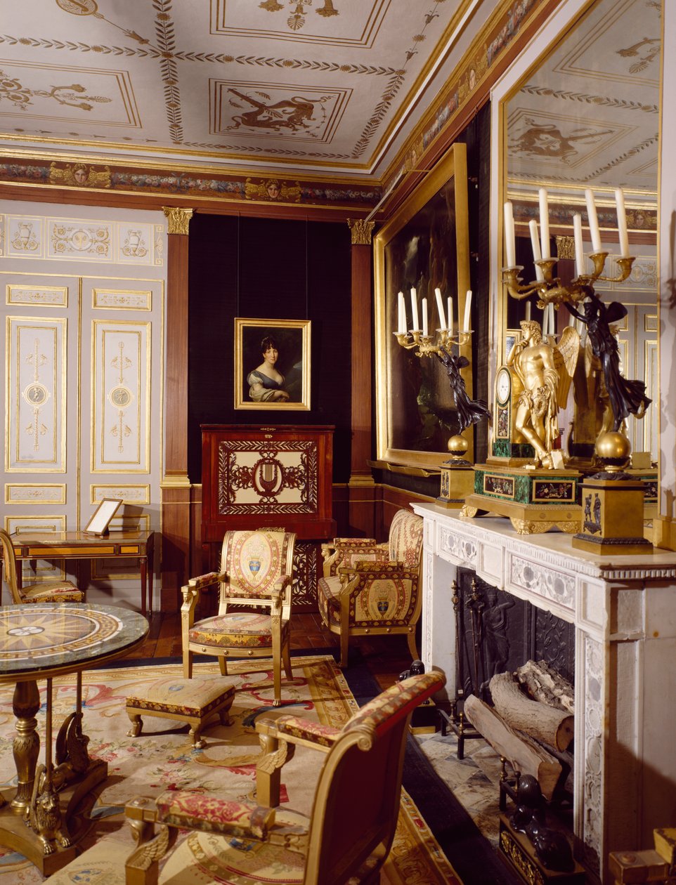Salon pro návštěvníky a levý portrét královny Hortense, Chateau de Malmaison v Rueil-Malmaison, architekti Pierre-Francois-Leonard Fontaine a Charles Percier, Francie od Charles and Fontaine Pierre Percier