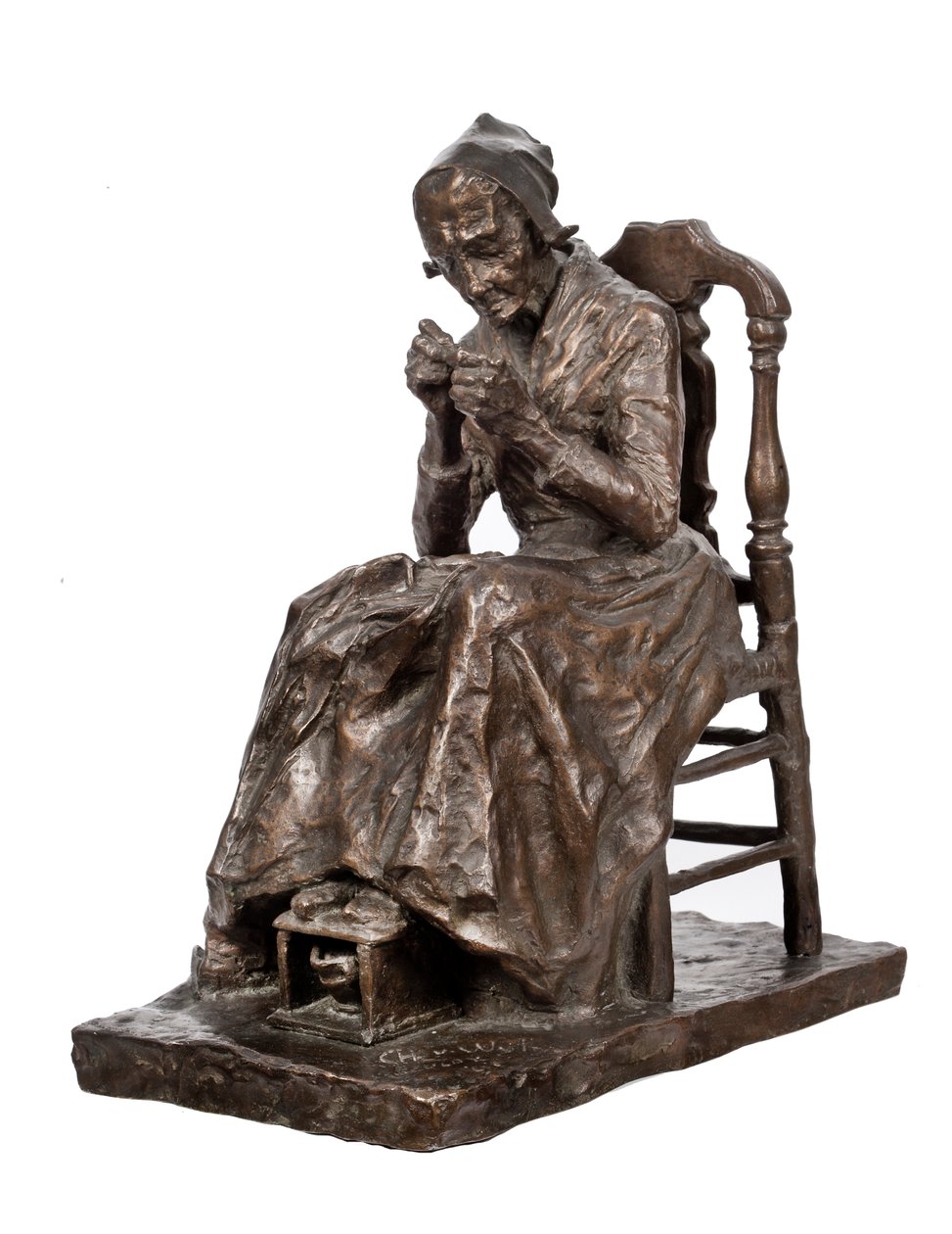Stará žena si opravuje prádlo (bronz) od Charles Henri Marie van Wijk