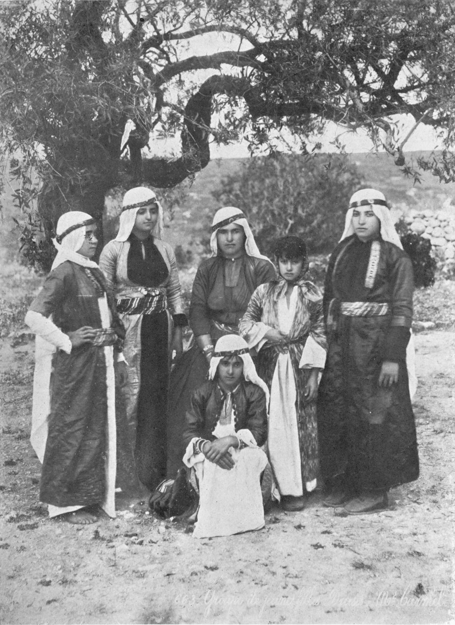 Skupina Druse Ladies, c1913 od Charles J. S. Makin