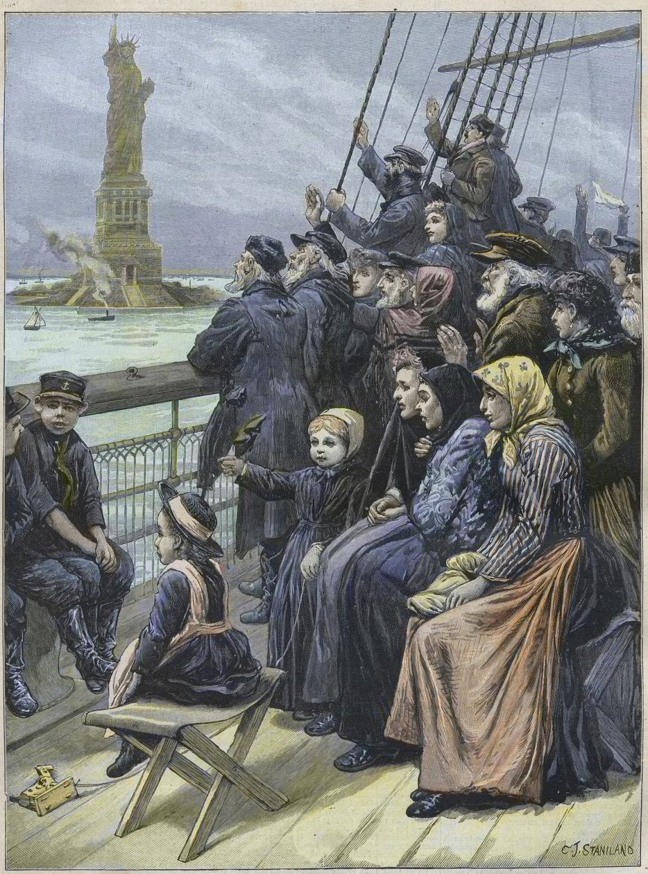 Židovští přistěhovalci přijíždějící do New Yorku Usa v roce 1892 - Židovští uprchlíci z Ruska míjející kolosální sochu v newyorském přístavu - rytina Charlese Josepha STANILAND- „“ Příjezd židovských emigrantů do New Yorku v roce 1892, ilustrace Charlese J od Charles J. Staniland
