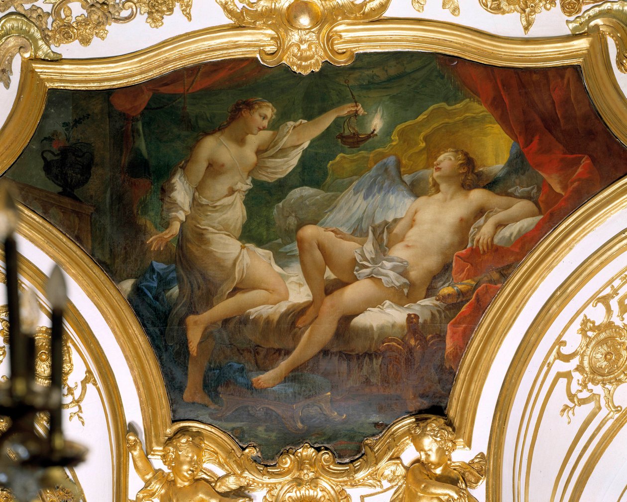 Psýché pozvedává lampu, aby rozjímala o své ženě Eros (nebo lásce) Stropní obraz od Charlese Josepha Natoire (Charles-Joseph Natoire od Charles Joseph Natoire