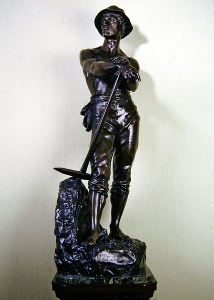 The Minor (bronz na mramorovém podstavci) od Charles Levy