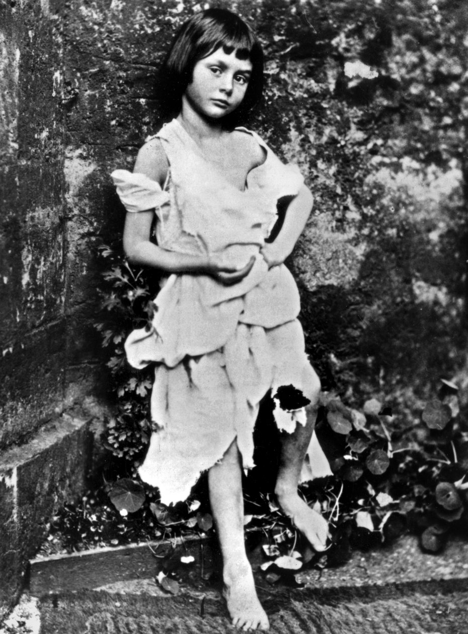 Alice Liddellová, přítelkyně Lewise Carrolla, zde jako žebračka, Carrollova fotografie z roku 1865. od Charles Lutwidge (1832 98) Dodgson