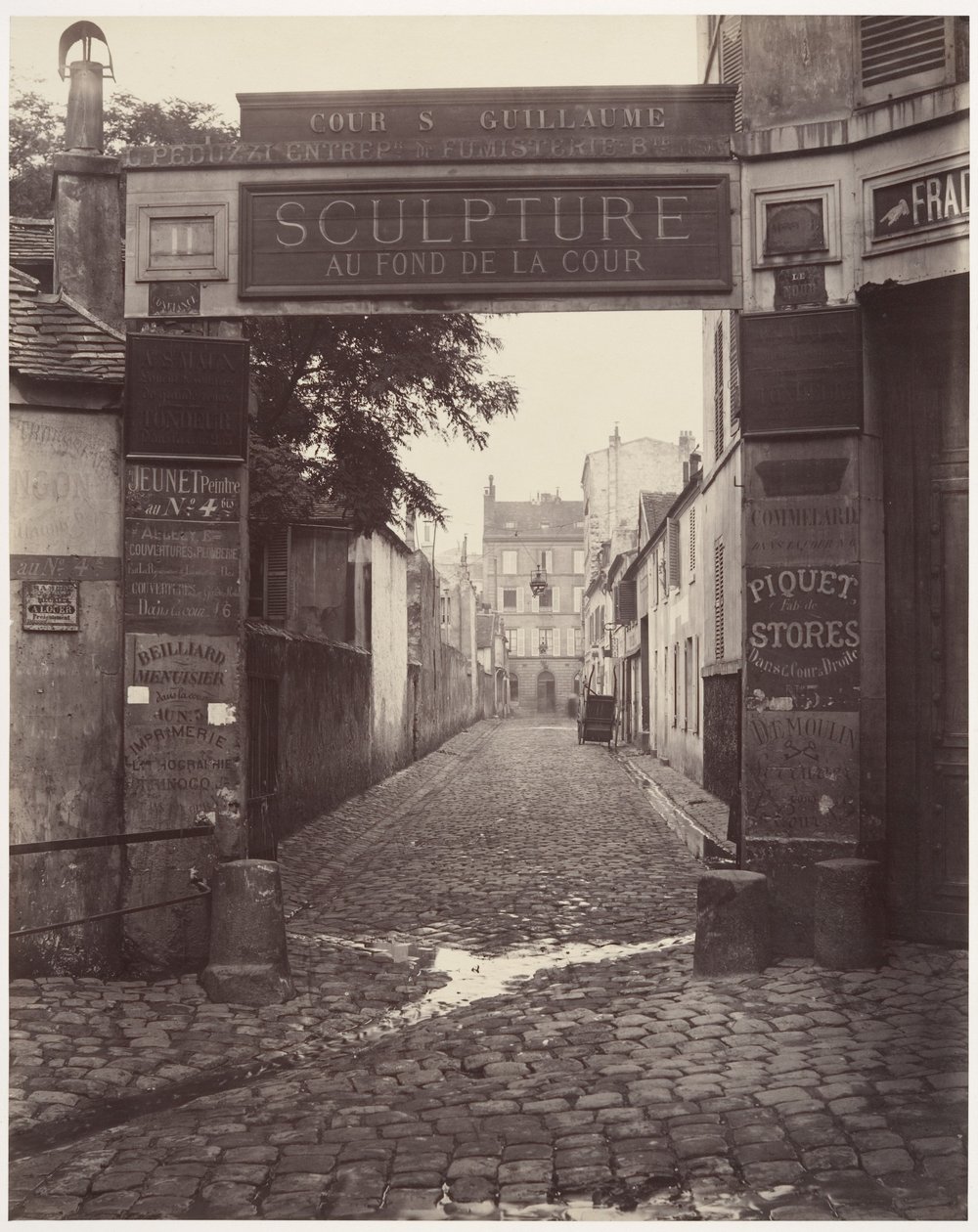 Dvůr Saint-Guillaume od Charles Marville