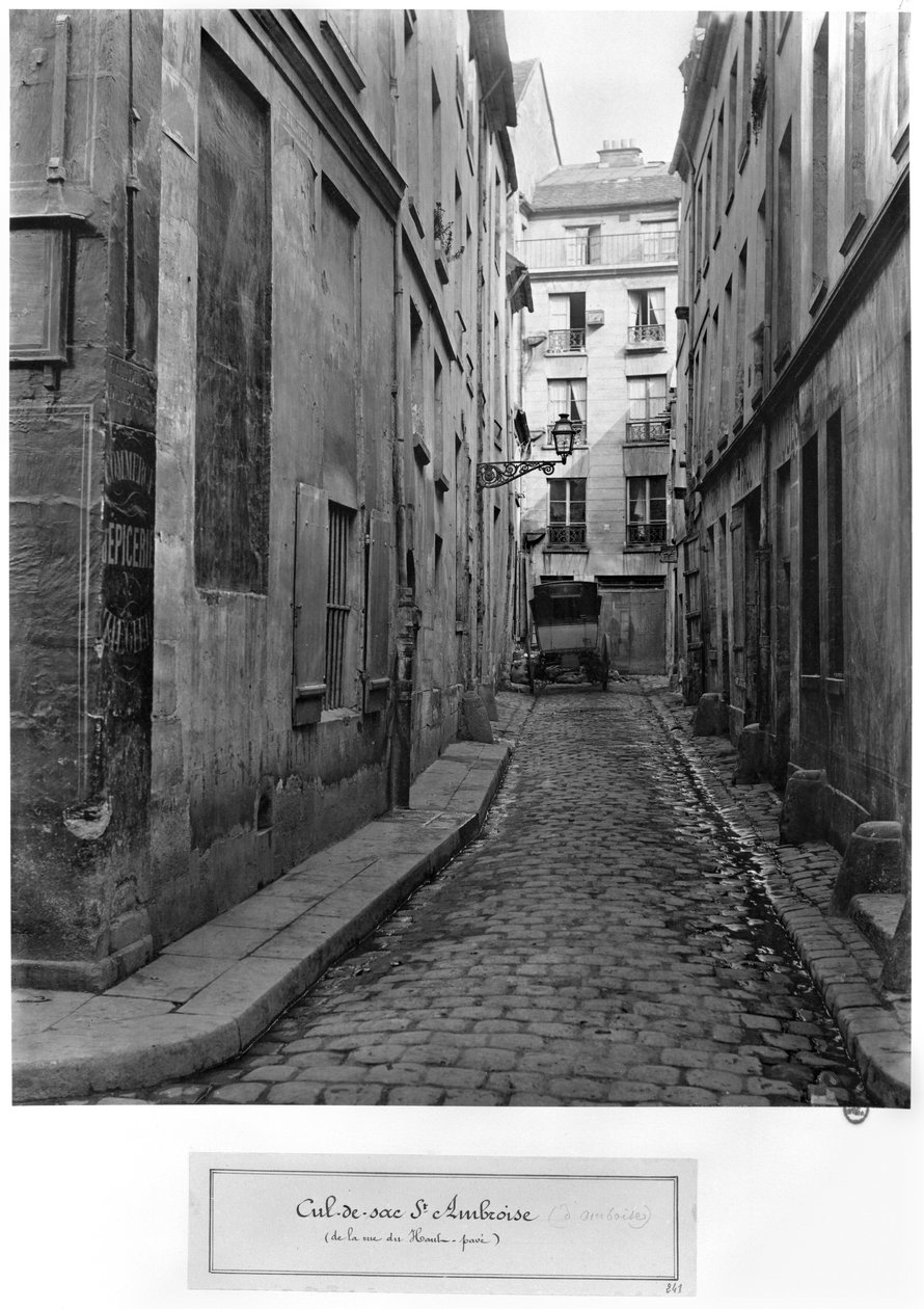 Cul-de-sac Saint-Ambroise, z rue du Haut-Pave, Paříž, 1858-78 od Charles Marville