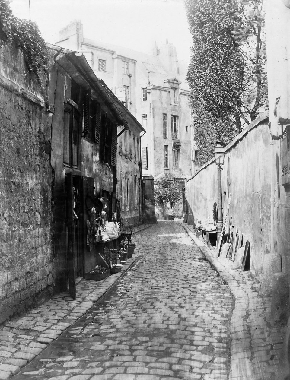 Cul-de-sac of Rohan, c.1865-68 (albumen print) od Charles Marville