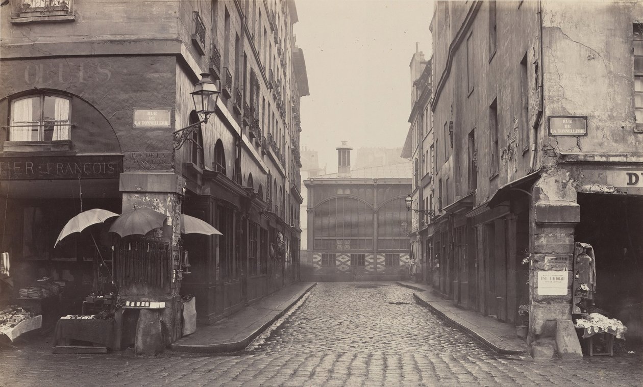 Rue du Contrat-Social, rue de la Tonnellerie, 1864-1865. od Charles Marville