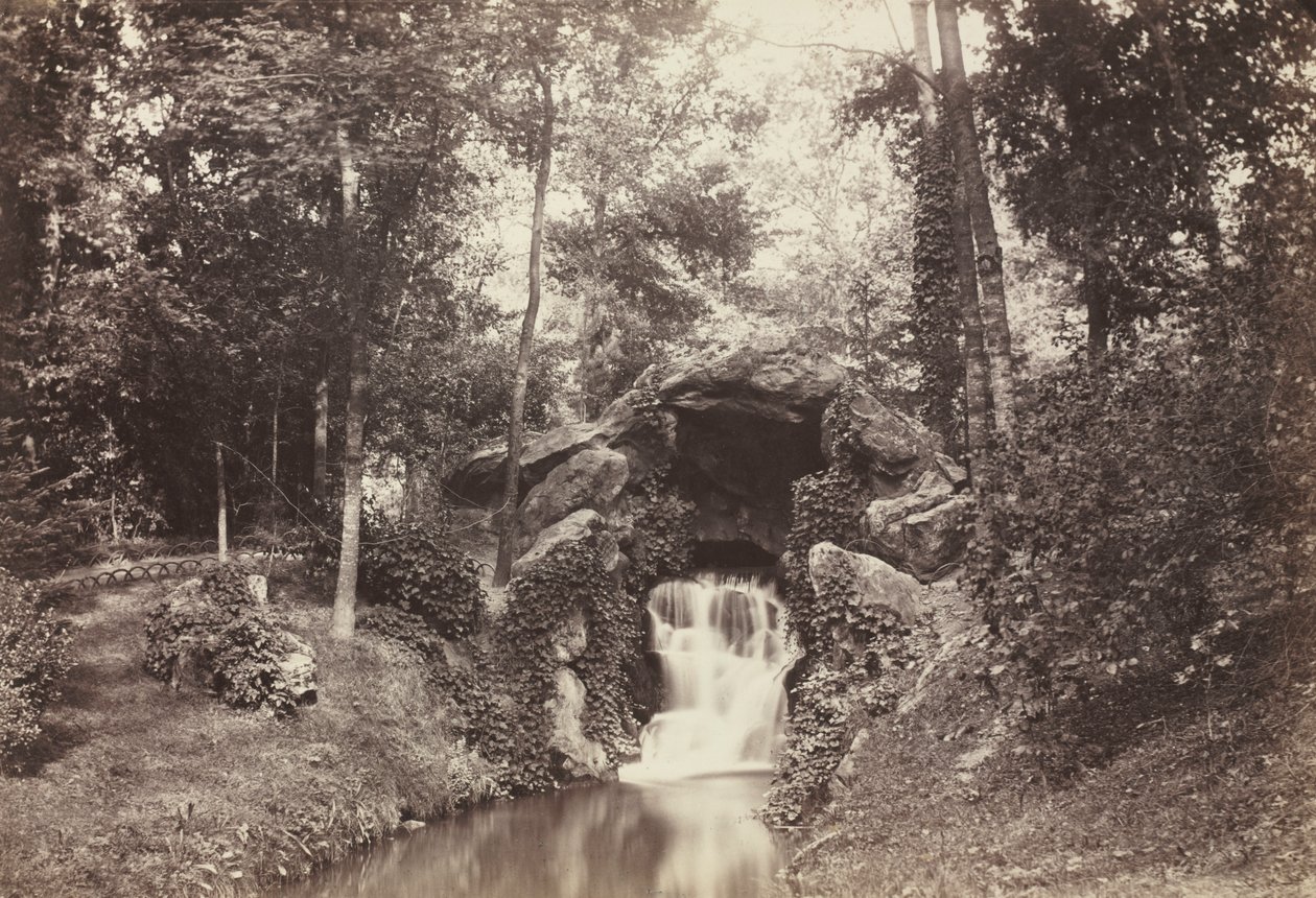 Pohled na Malou jeskyni směrem k Deer Pond, Bois de Boulogne od Charles Marville