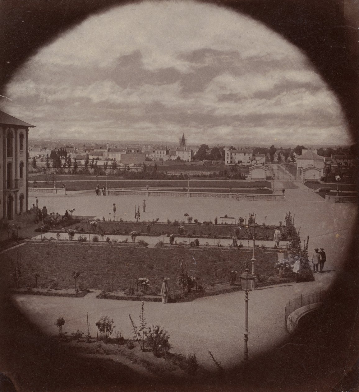 Imperial Asylum of Vincennes, pohled na Charenton, 1858-59. od Charles Nègre