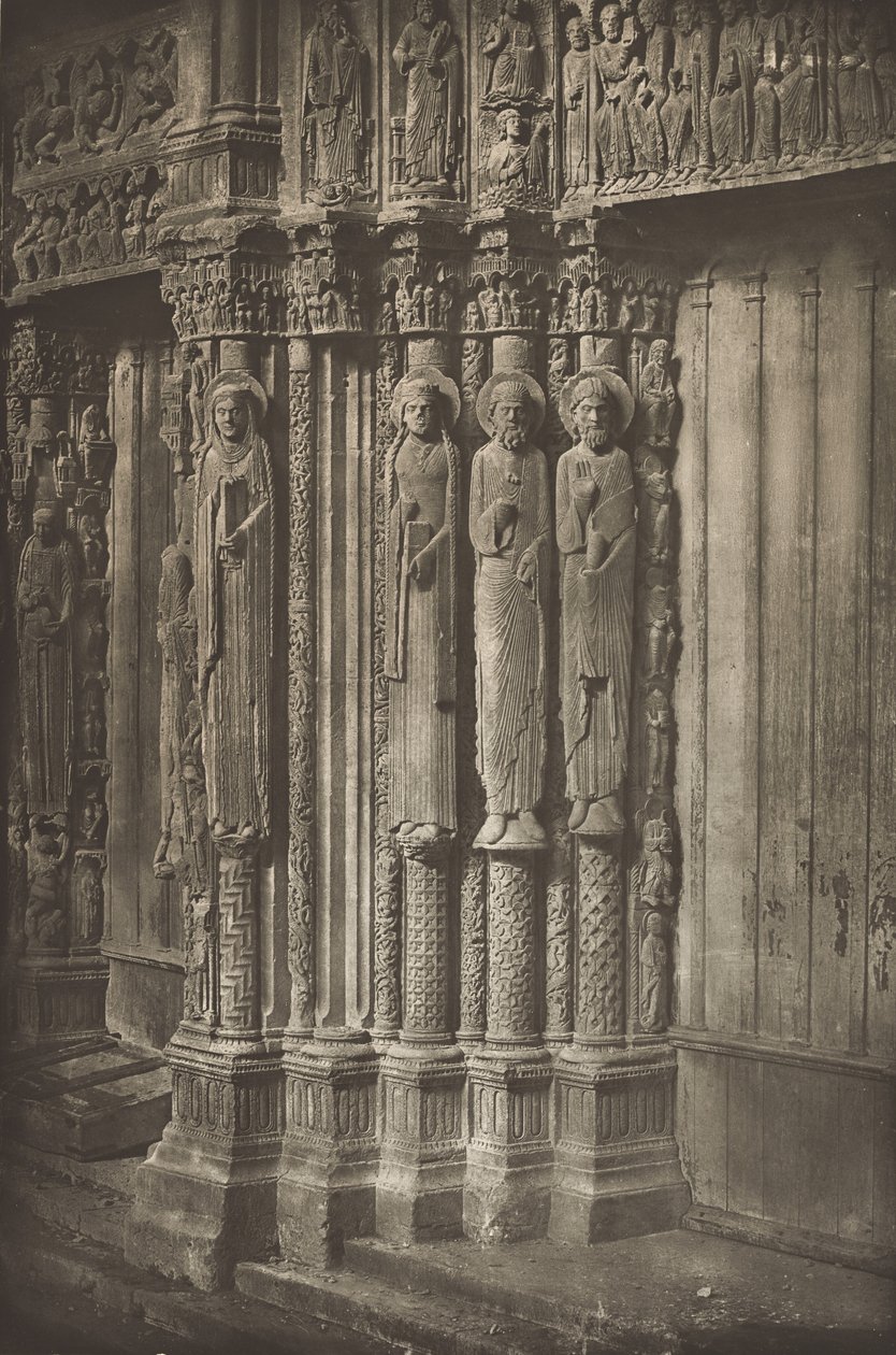 Katedrála v Chartres. Pravé dveře královského portálu, západní strana, XII. století, před červencem 1857 (foto) od Charles Nègre