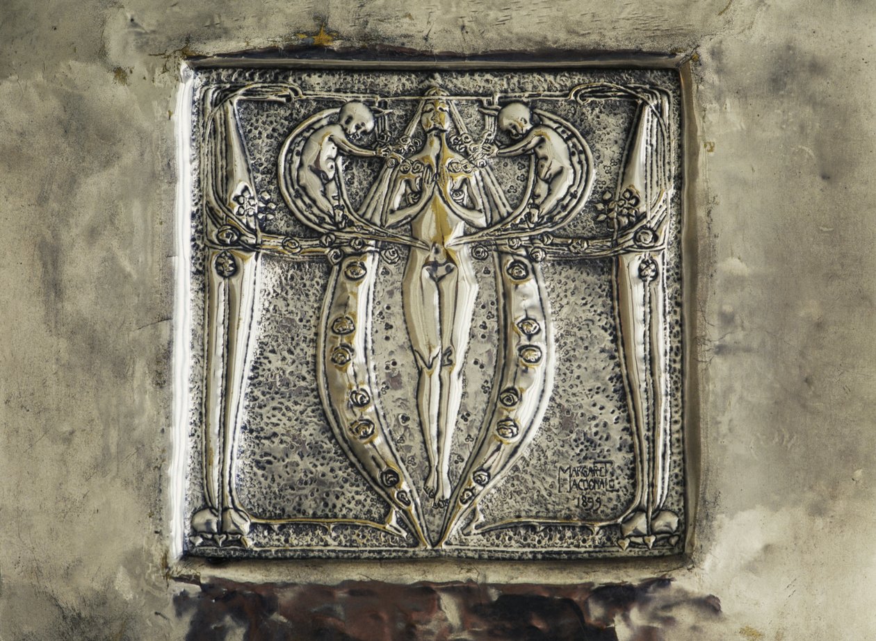Basreliéf, detail výzdoby krbu, ložnice, Charles Rennie Mackintosh, Velká Británie, 20. století od Charles Rennie Mackintosh