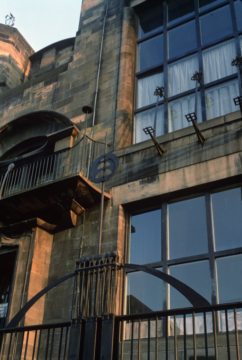 Detail kování severní fasády, z let 1897-99 foto od Charles Rennie Mackintosh