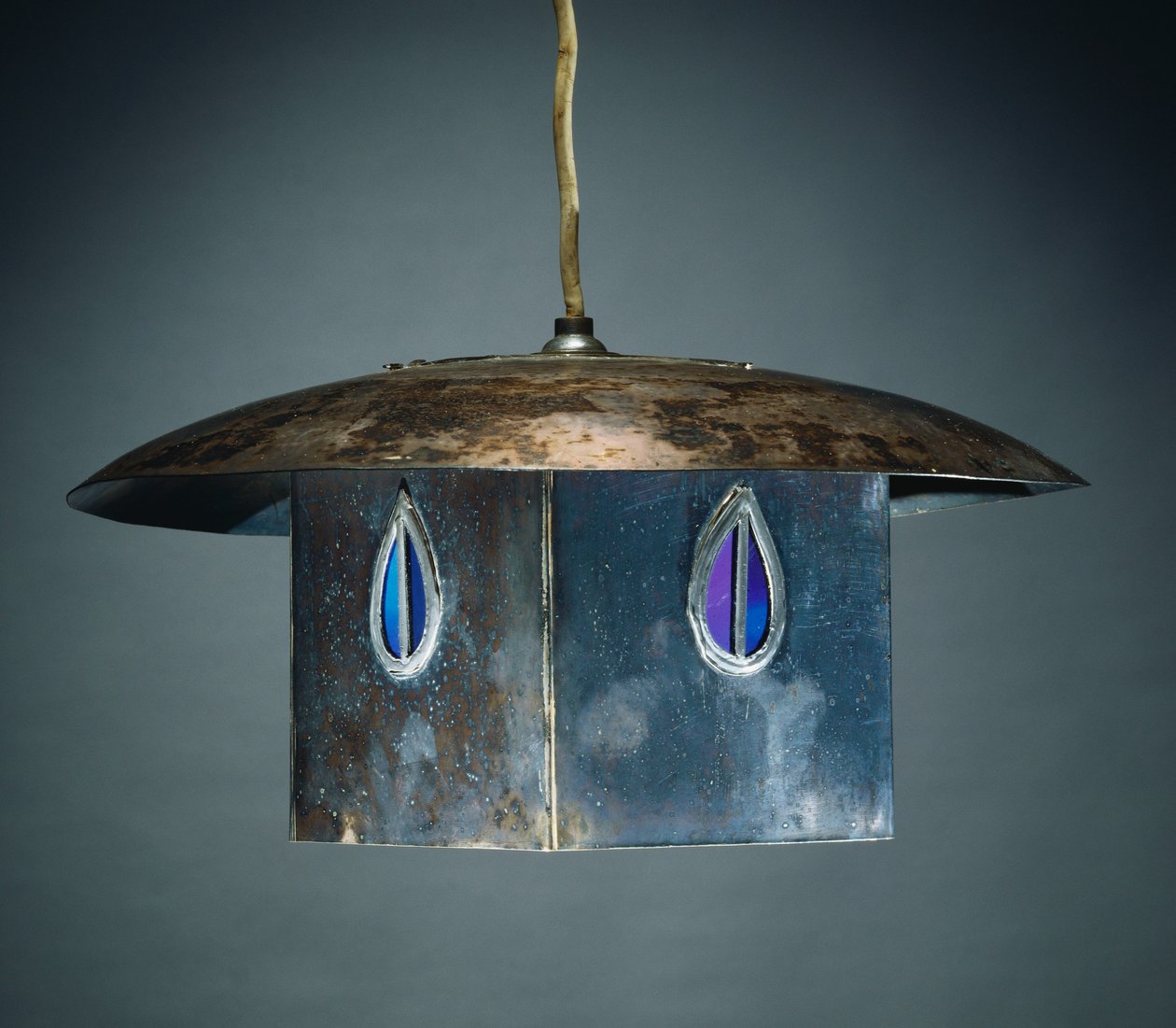 Závěsné stínidlo, cca 1900 od Charles Rennie Mackintosh